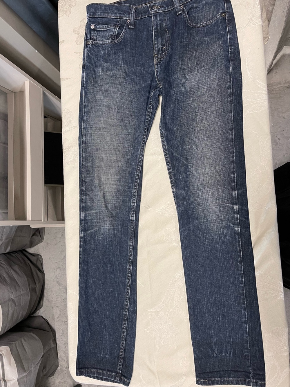 Levi’s 511 Dark Wash Denim Jeans - Classic Straight Leg 32x34